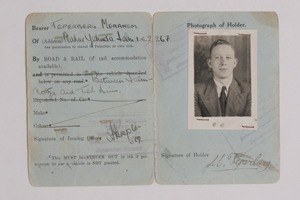 Menachem Teperberg's transit permit from the time of the British Mandate